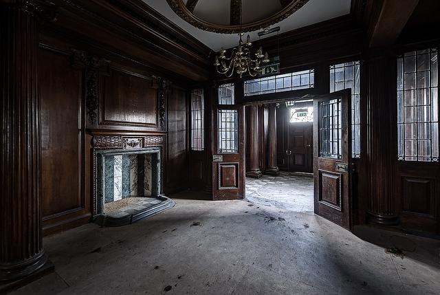 16254623939_6e4995ee0e_z